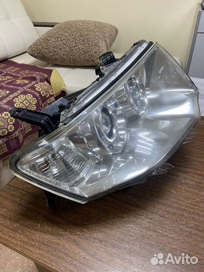 Фара правая Mitsubishi Pajero Sport 2 KH 08-15г