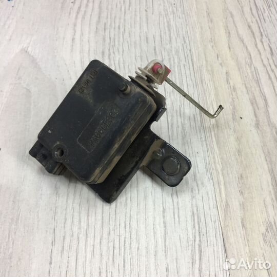 Активатор доводчик замка Renault sandero 2