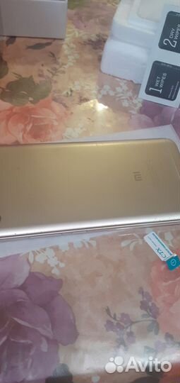 Xiaomi Redmi 5, 2/16 ГБ