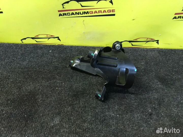 Крепление топливного фильтра Mercedes 203 W203