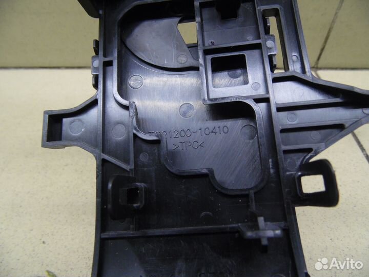 Накладка (кузов внутри) Hi Lux 2015