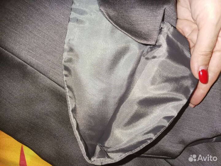Костюмы жилетка и брюки 110р Новые