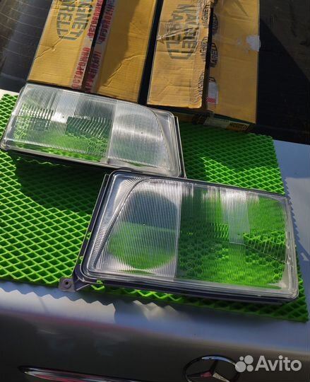 Стекла фар Mercedes w124 Новые Bosch