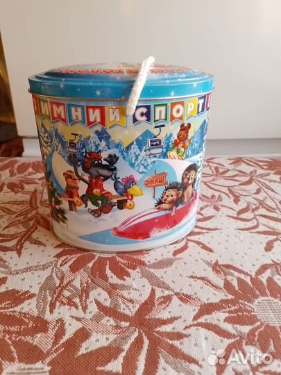 Жестяная коробка для Новогодних подарков