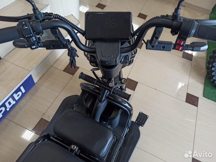 Электроскутер White Siberia sibtrike 2000W