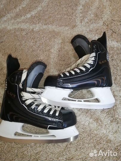 Коньки хоккейные Lux v76