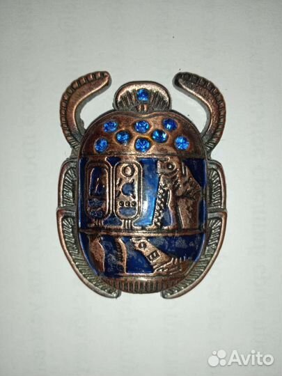 Скарабей магнит