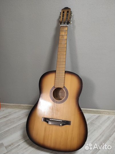 Акустическая гитара