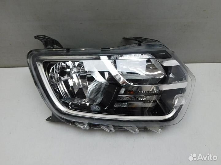 Фара правая Renault Duster
