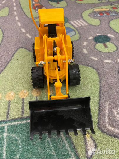 Машина на пульте управления