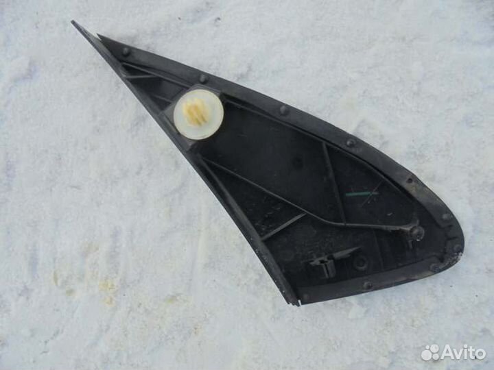 Уголок крыла левый Toyota Corolla Fielder NZE121