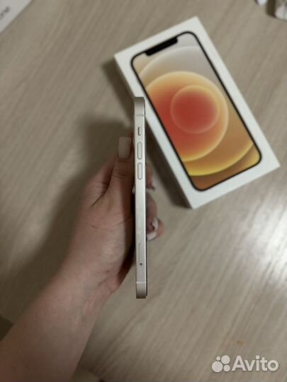 iPhone 12, 64 ГБ
