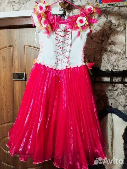 Нарядное платье 128