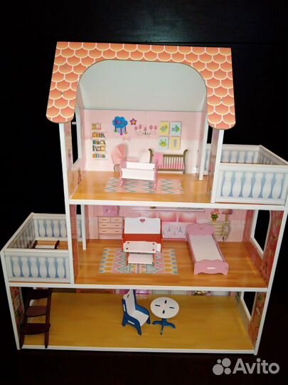 Дом из дерева с мебелью 70 см