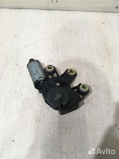 Моторчик стеклоочистителя задний Тоуарег 7L0955712