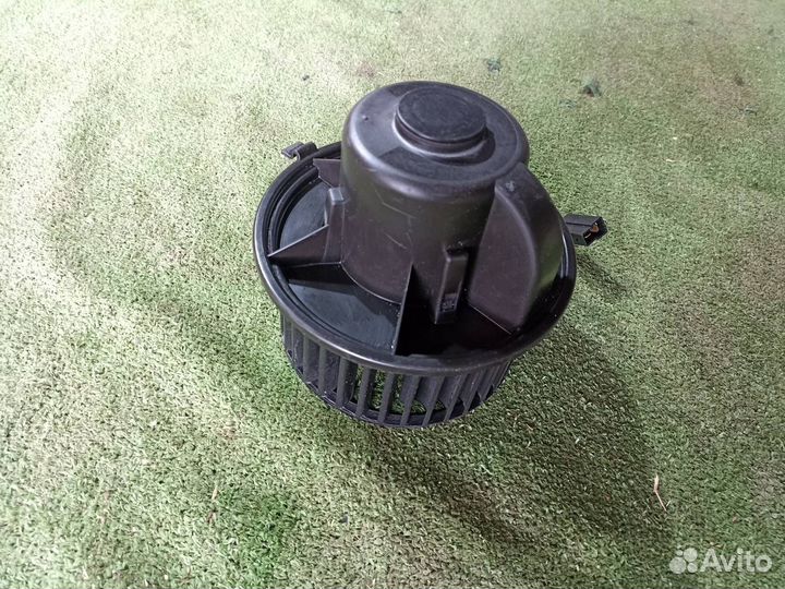 Моторчик отопителя Volkswagen Passat B4 1.8 1994