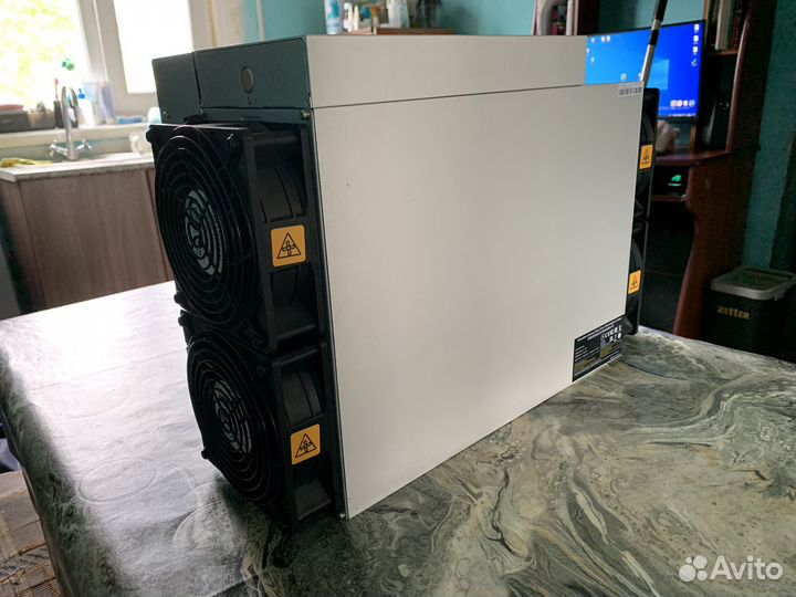 Асик Antminer S19