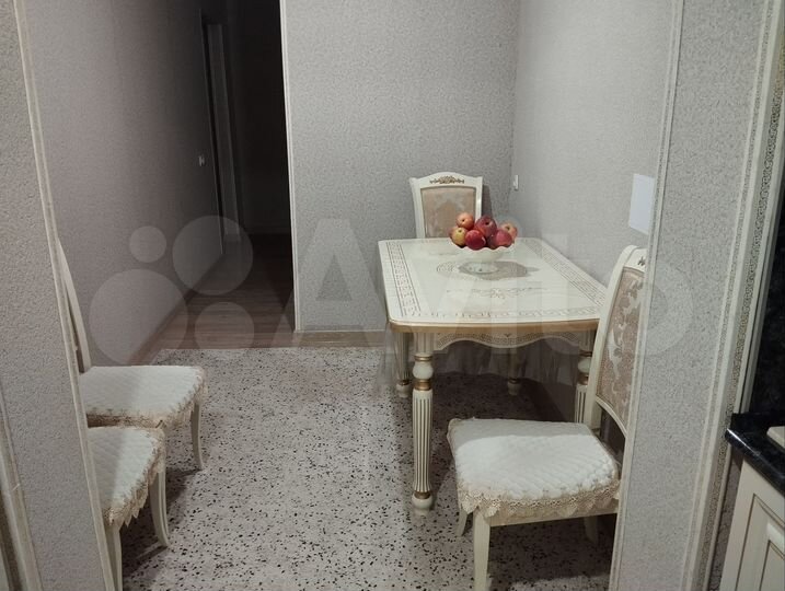 2-к. квартира, 54 м², 3/5 эт.