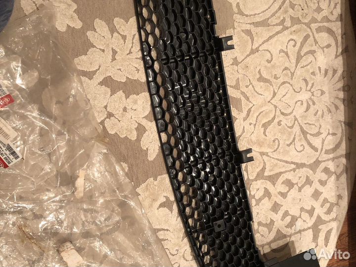 Передняя решетка радиатора Kia