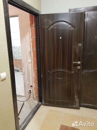Стальные двери б/у для улицы и помещения
