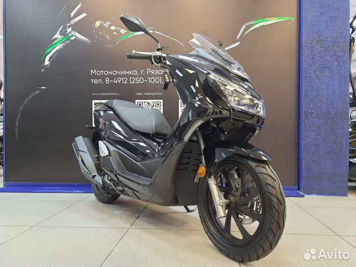 Скутер Vento PCX 200