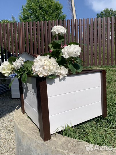 Деревянные уличные кашпо