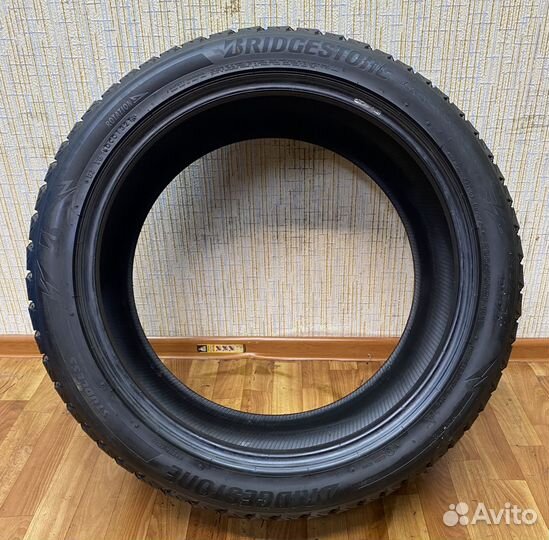 Bridgestone Blizzak DM-V3 295/40 R21