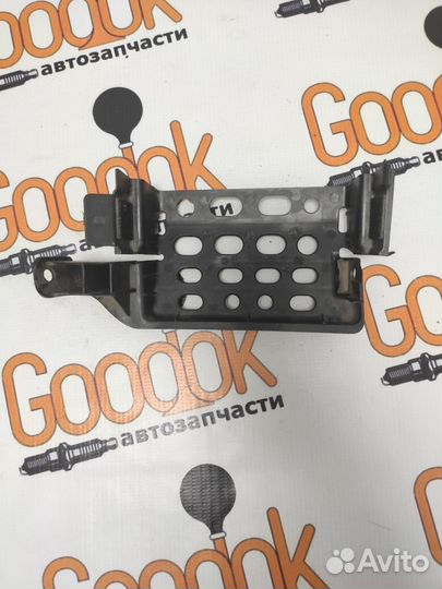 Кронштейн печки 6Y1864107 Skoda Fabia