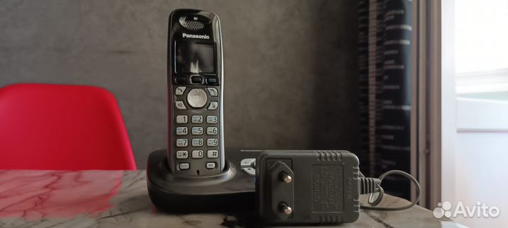 Домашний телефон Panasonic KX-TG8021RU