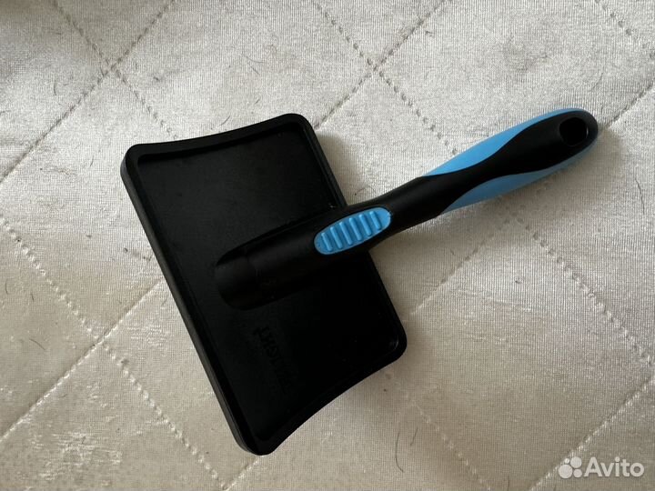 Щетка для собак и кошек