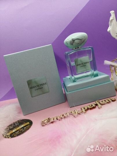 A Milano Giorgio Armani распив