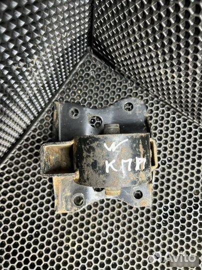 Подушка кпп Nissan Wingroad Y11 2001-2005