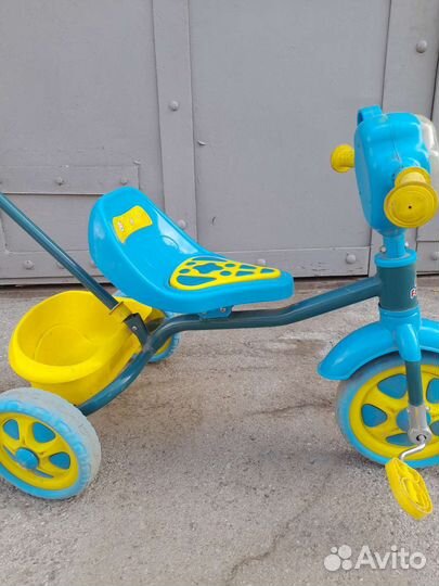 Трехколесный велосипед