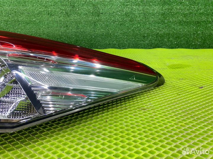 Фонарь задний правый Toyota Camry