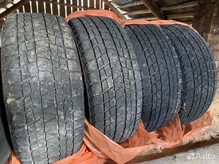 Bridgestone Blizzak DM-V1 285/60 R18