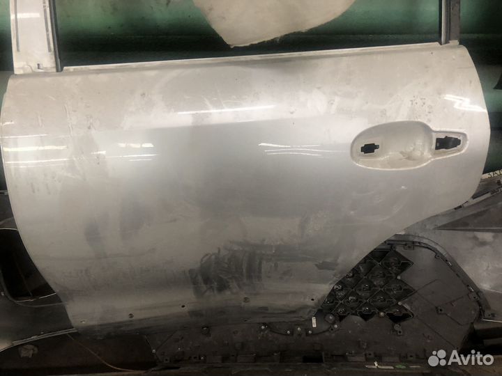 Дверь задняя левая land cruiser 200