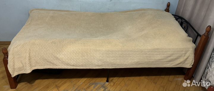 Кровать металлическая