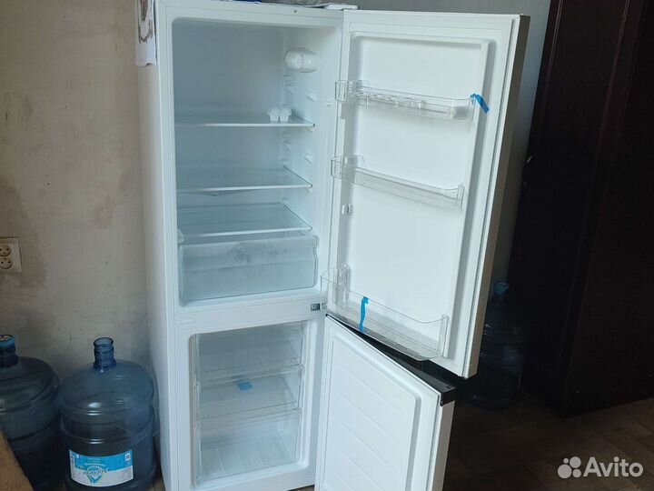 Минихолодильник с морозильной бу