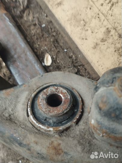 Передний правый рычаг Мазда 6 gh