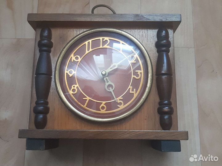 Настольные часы