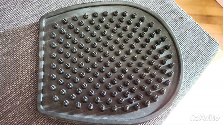 Перчатка для вычесывания шерсти животных