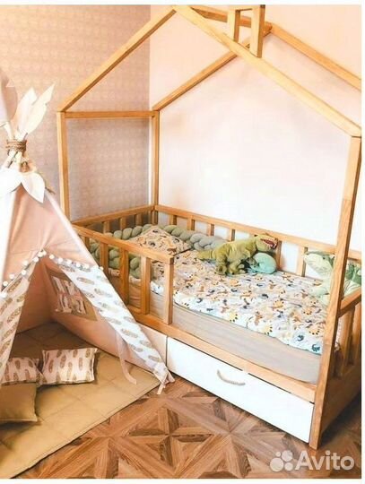 Новая детская кровать домик