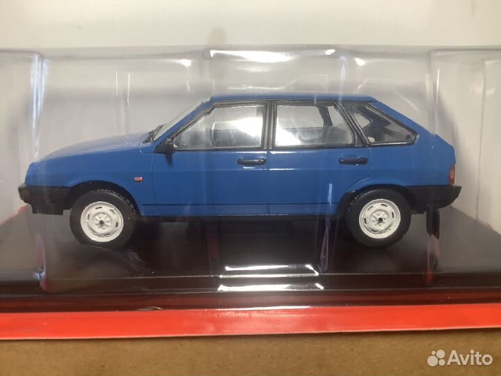Модель автомобиля ваз-21091 1:24 Ашет