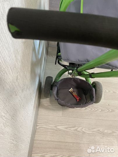 Детский велосипед с ручкой