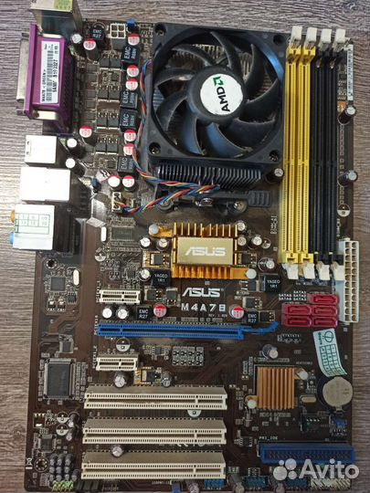 Материнская плата с процессором и памятью