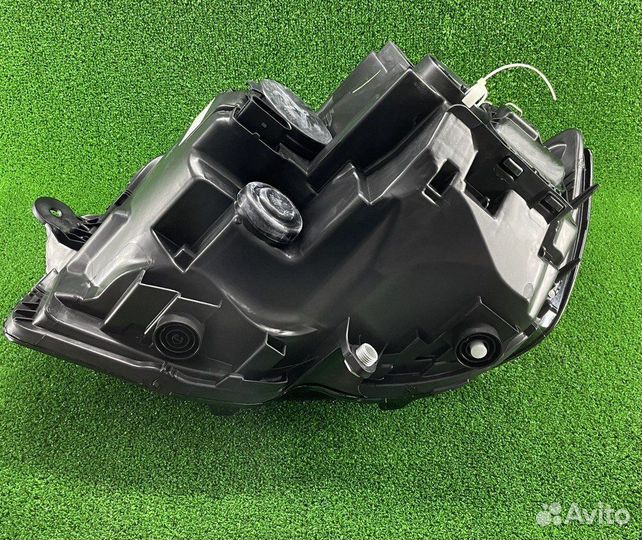 Фара правая Transporter 15-19 2 секции