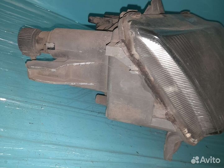 Правая фара Renault laguna 1