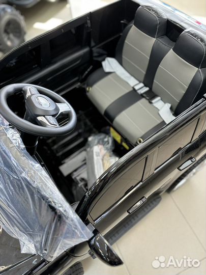 Электромобиль Lexus Черный