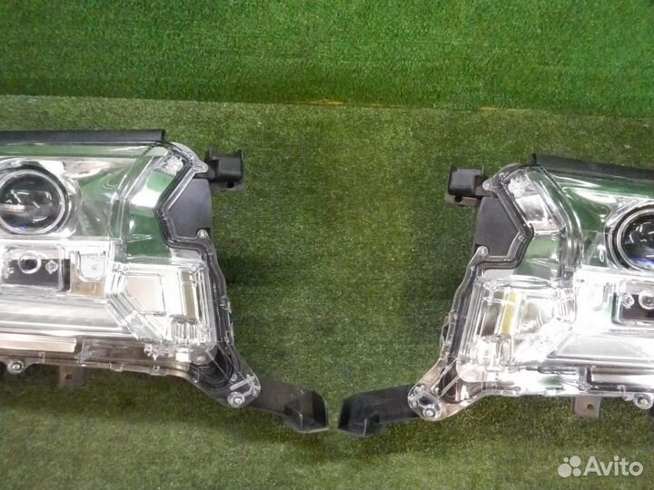 Фара передняя (комплект) Toyota Land Cruiser