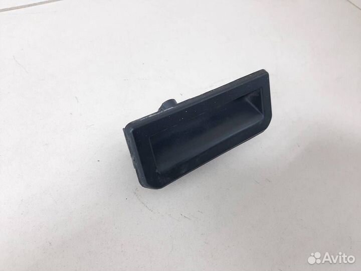 Кнопка открывания багажника Volkswagen Polo Sed RU